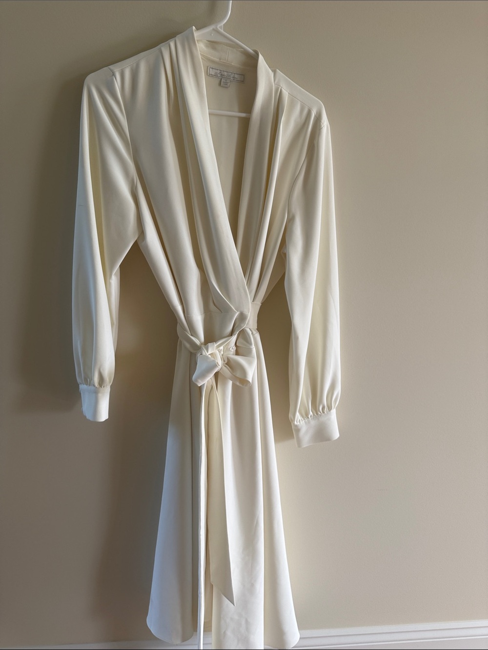Brooks Brothers Ivory Wrap Dress Robe with Tie Waist